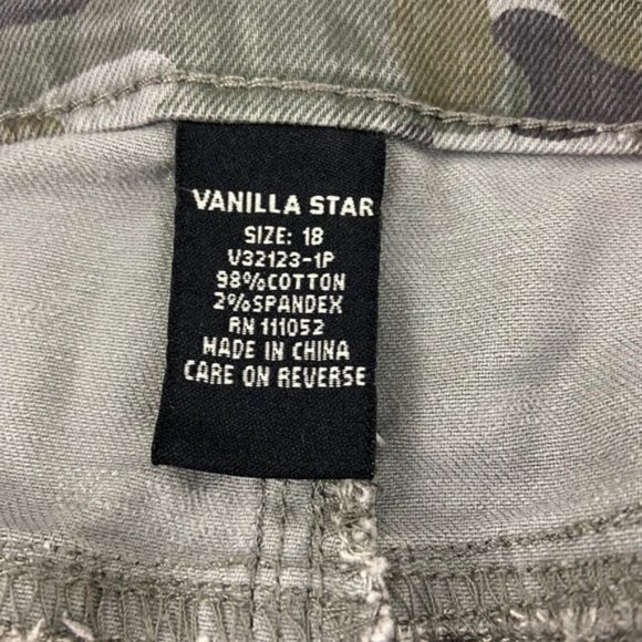 - Vanilla Star Green Camo Distressed Midi Shorts - Picture 6 of 9